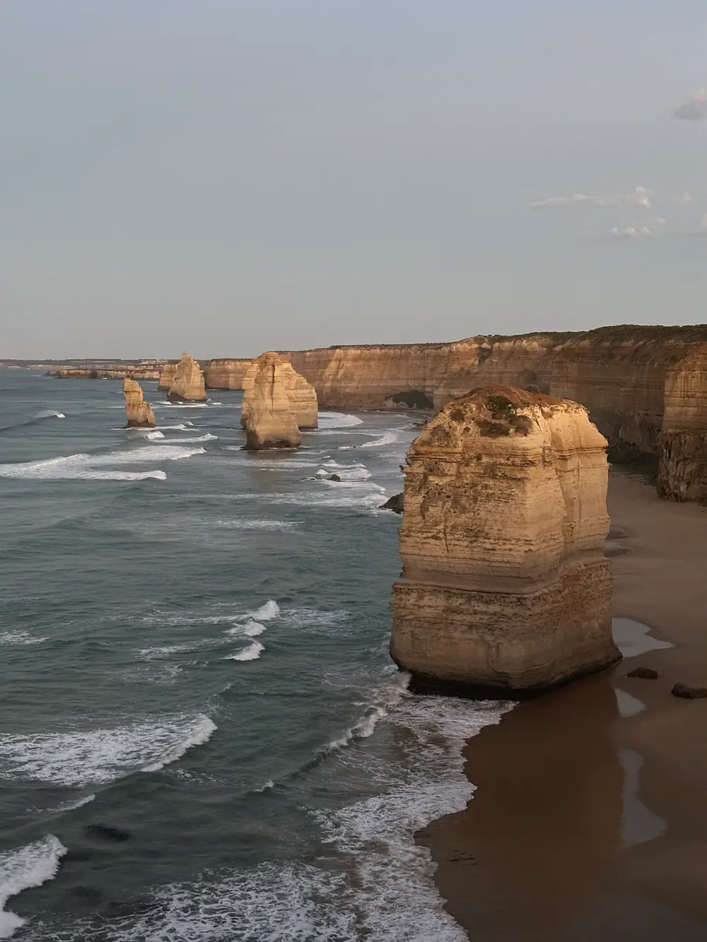 Kalksteinfelsen der Zwölf Apostel an der Küste der Great Ocean Road